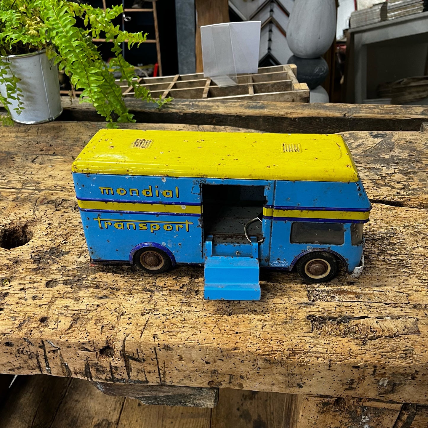 Bus métal
