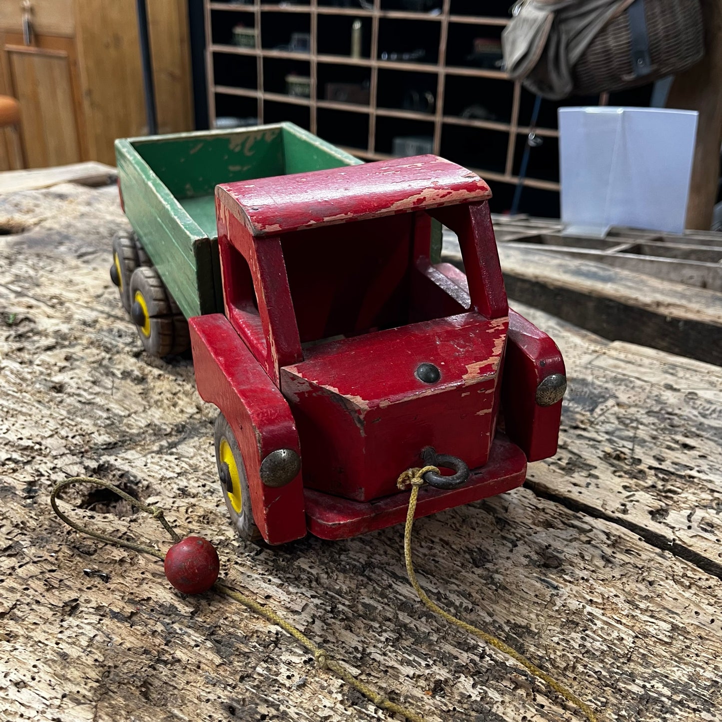 Camion en bois