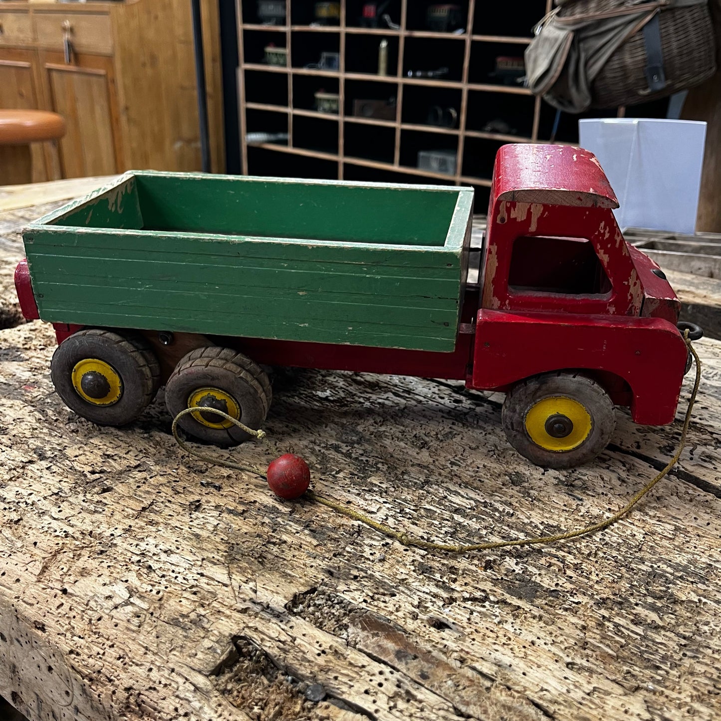 Camion en bois