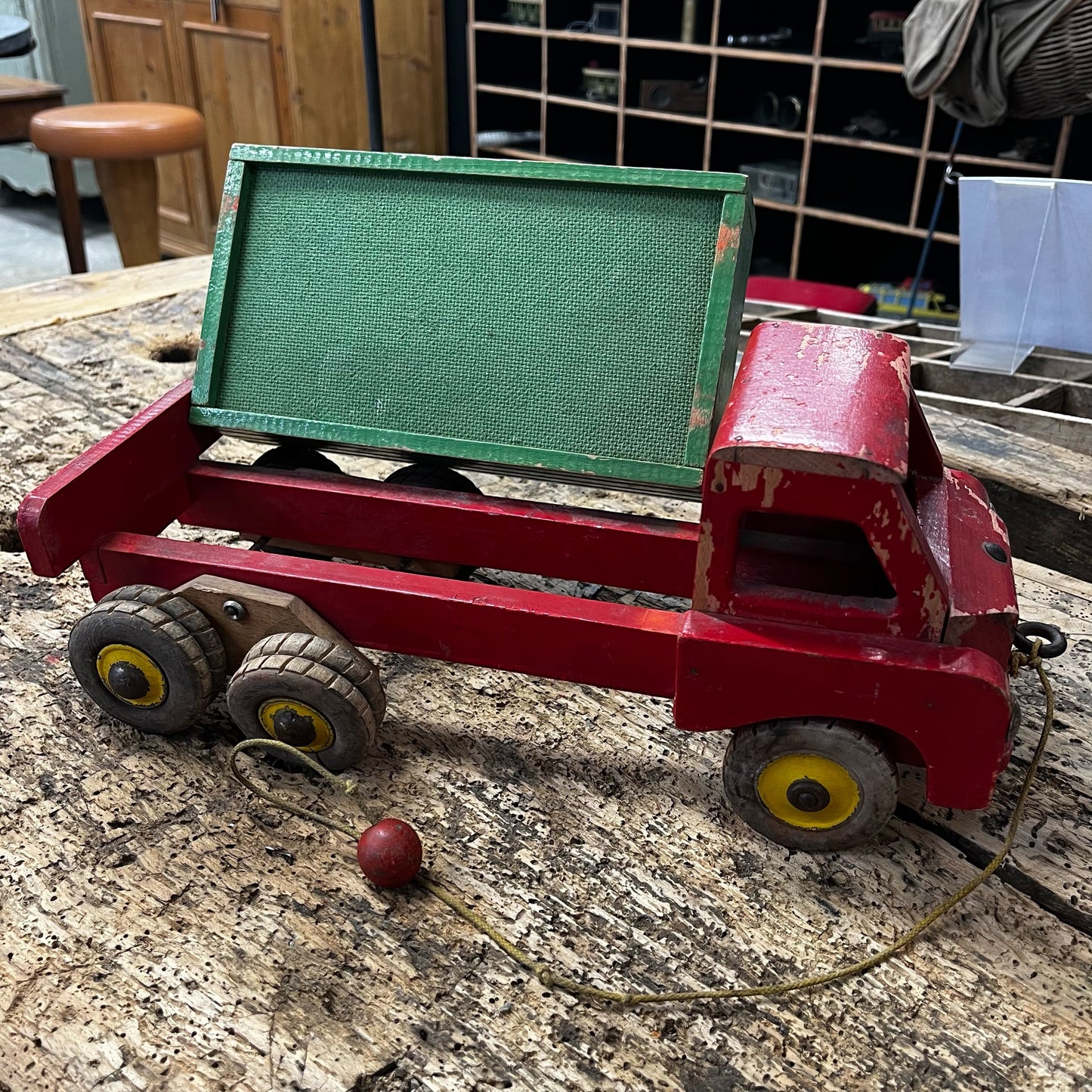 Camion en bois