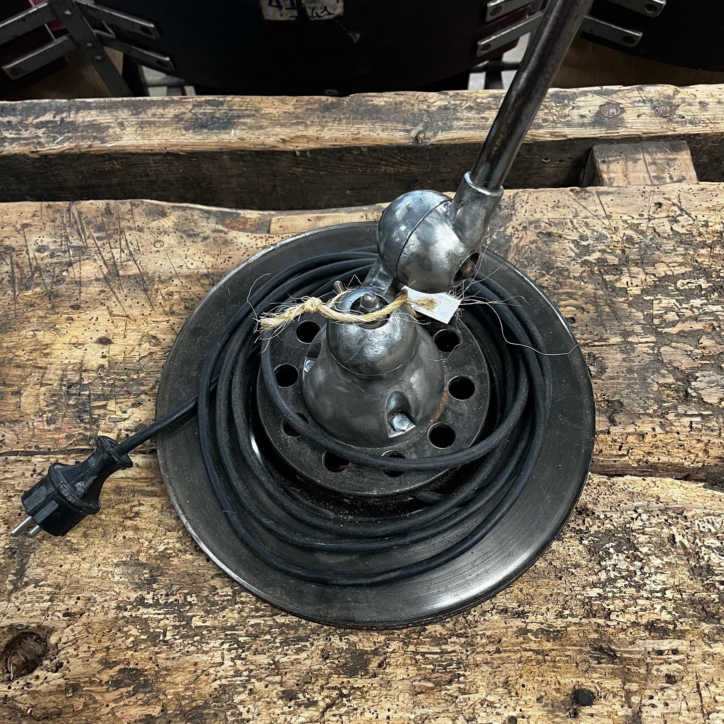 Lampe articulée Jieldé industrielle