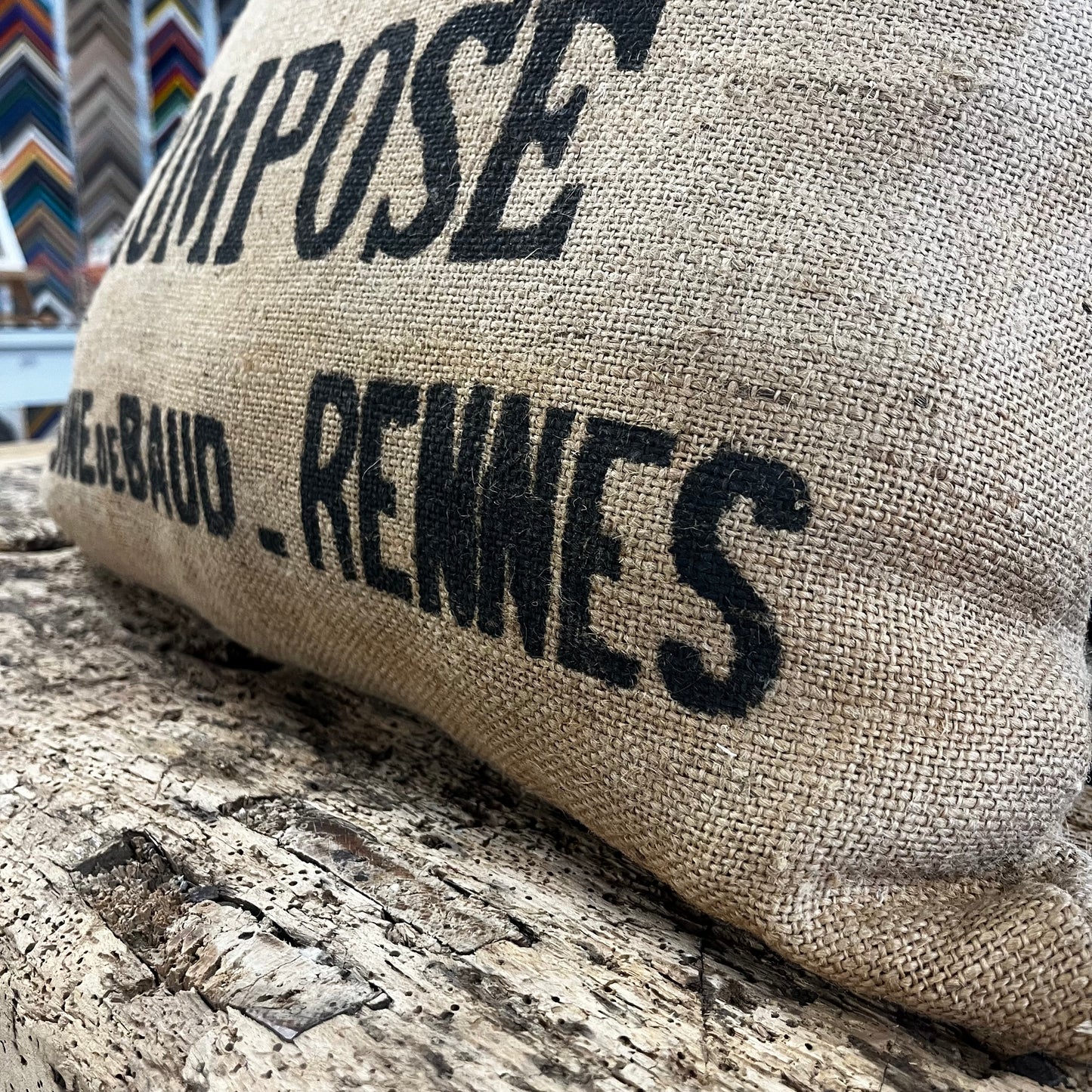 Coussin en toile de jute