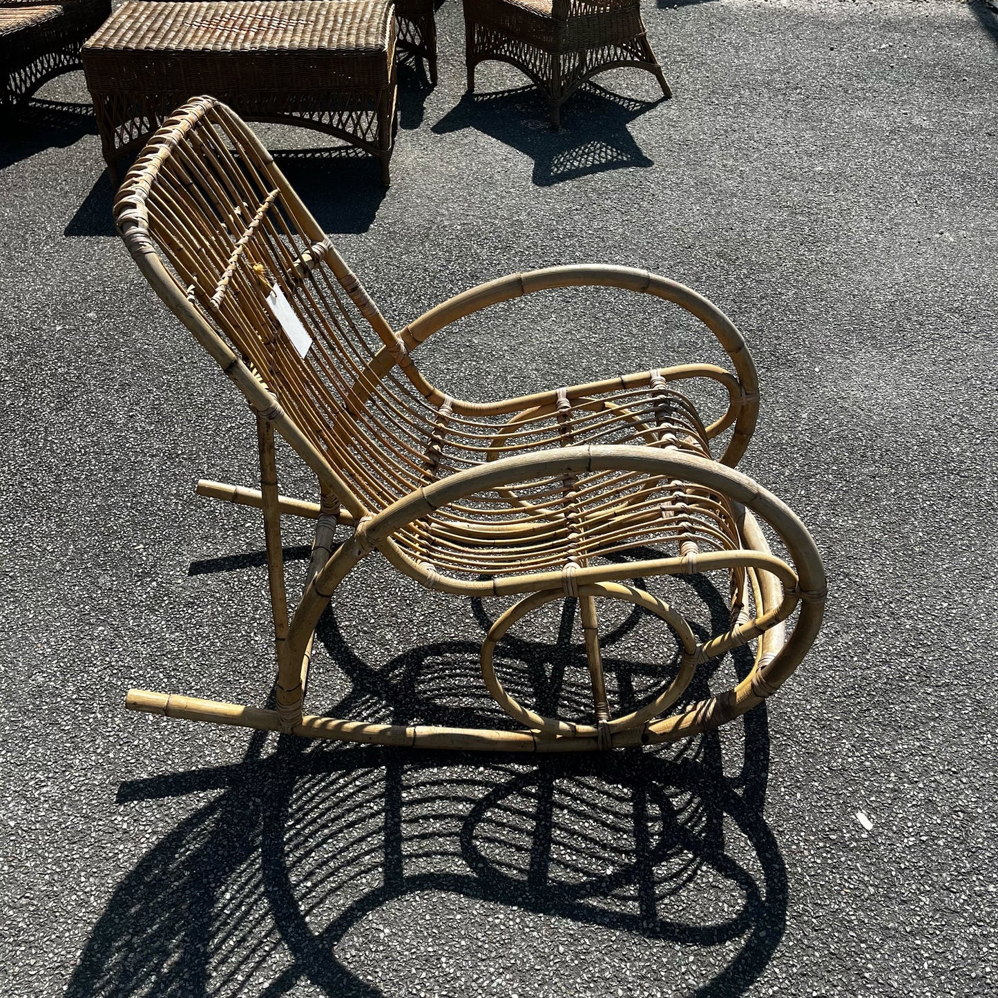 Rocking chair en rotin