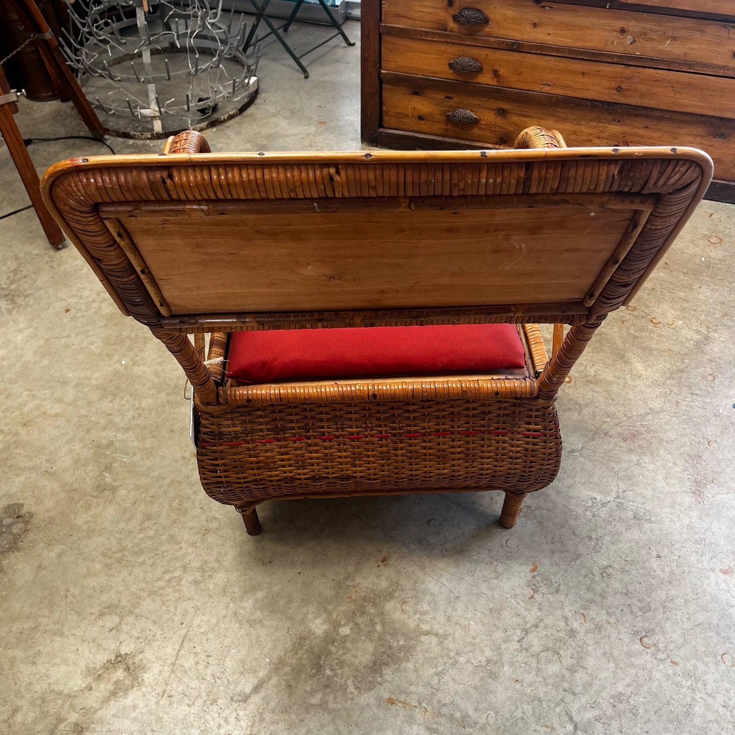 Fauteuil coffre osier