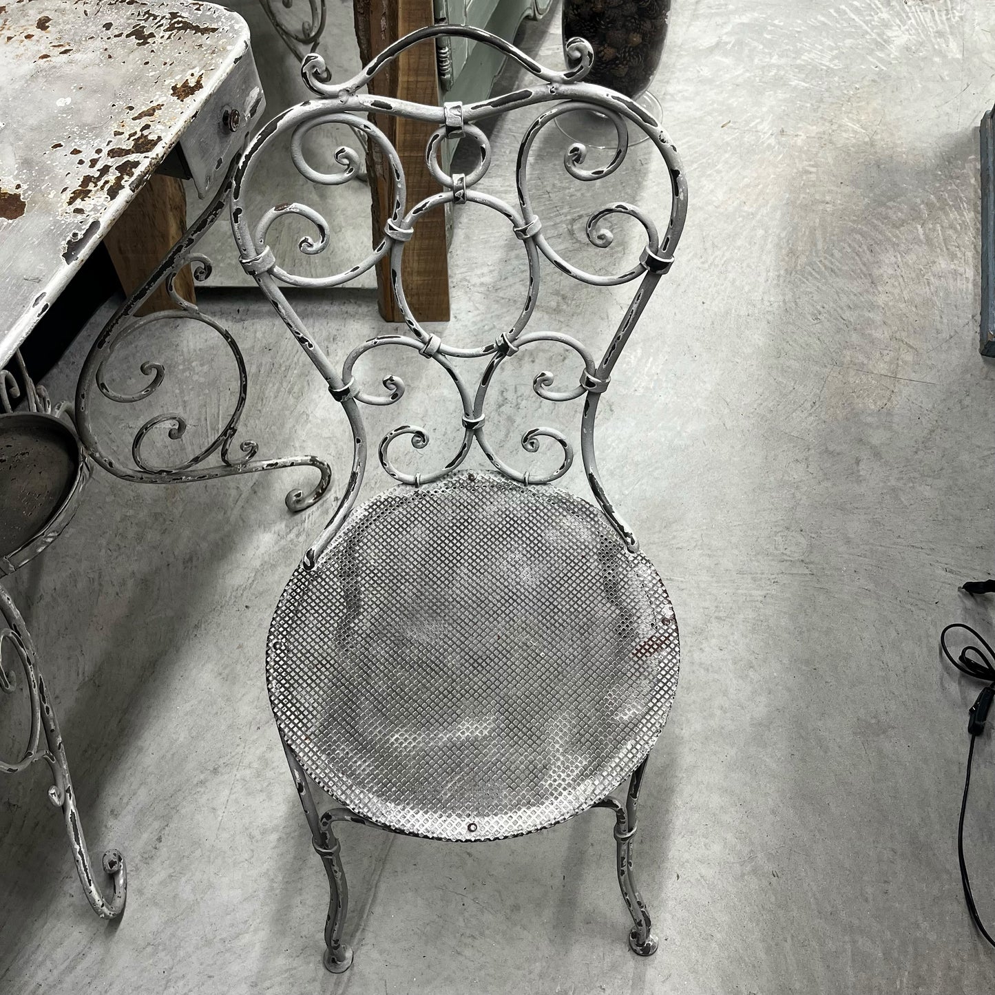 Table toilette en fer forgé