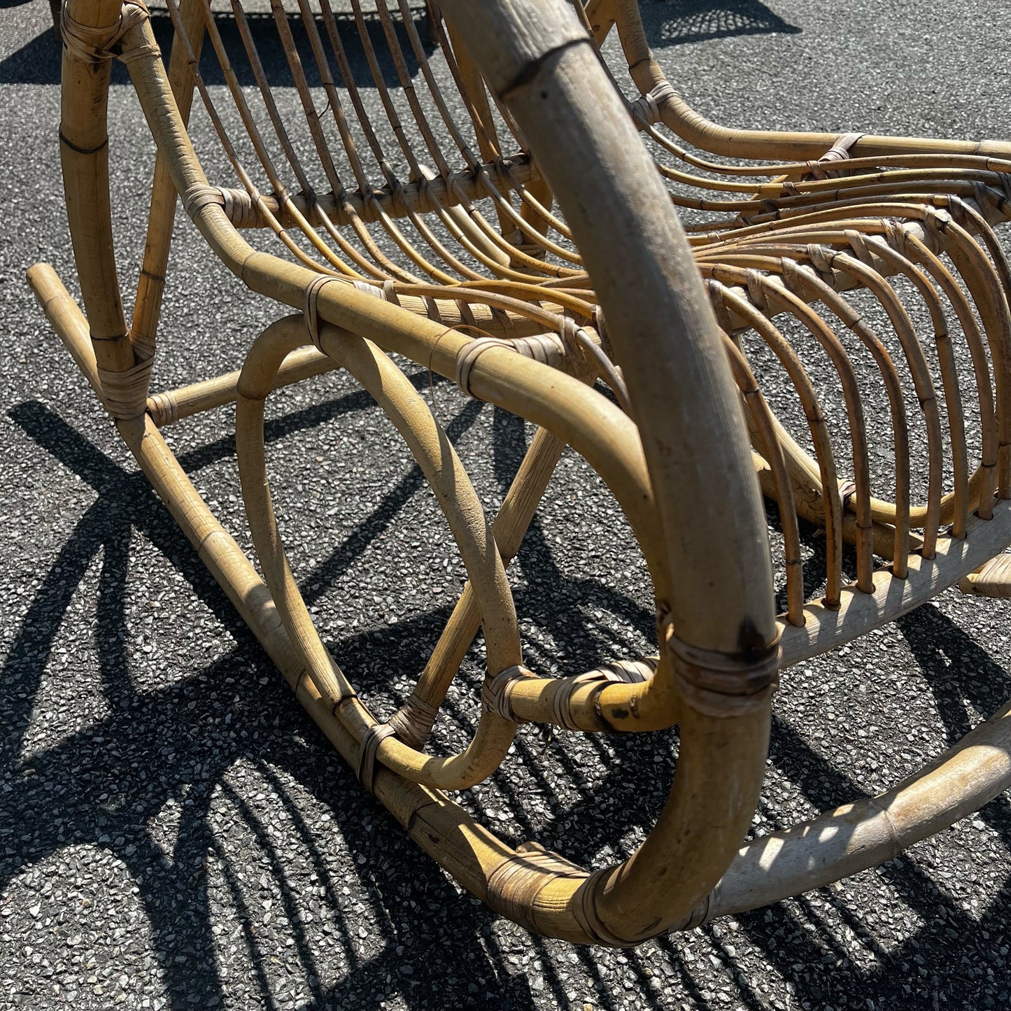 Rocking chair en rotin