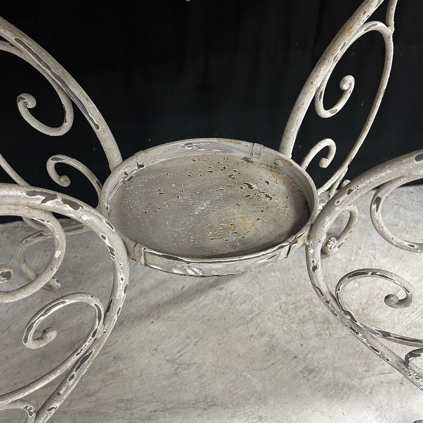 Table toilette en fer forgé