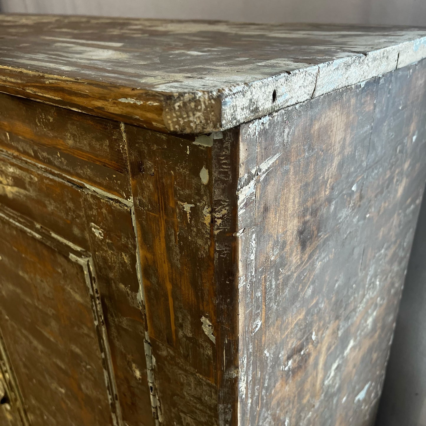 Meuble 2 Portes Patiné