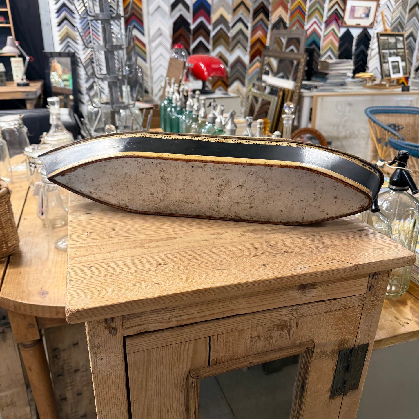 Très rare boîte de gateaux "Le Normandie" 1935