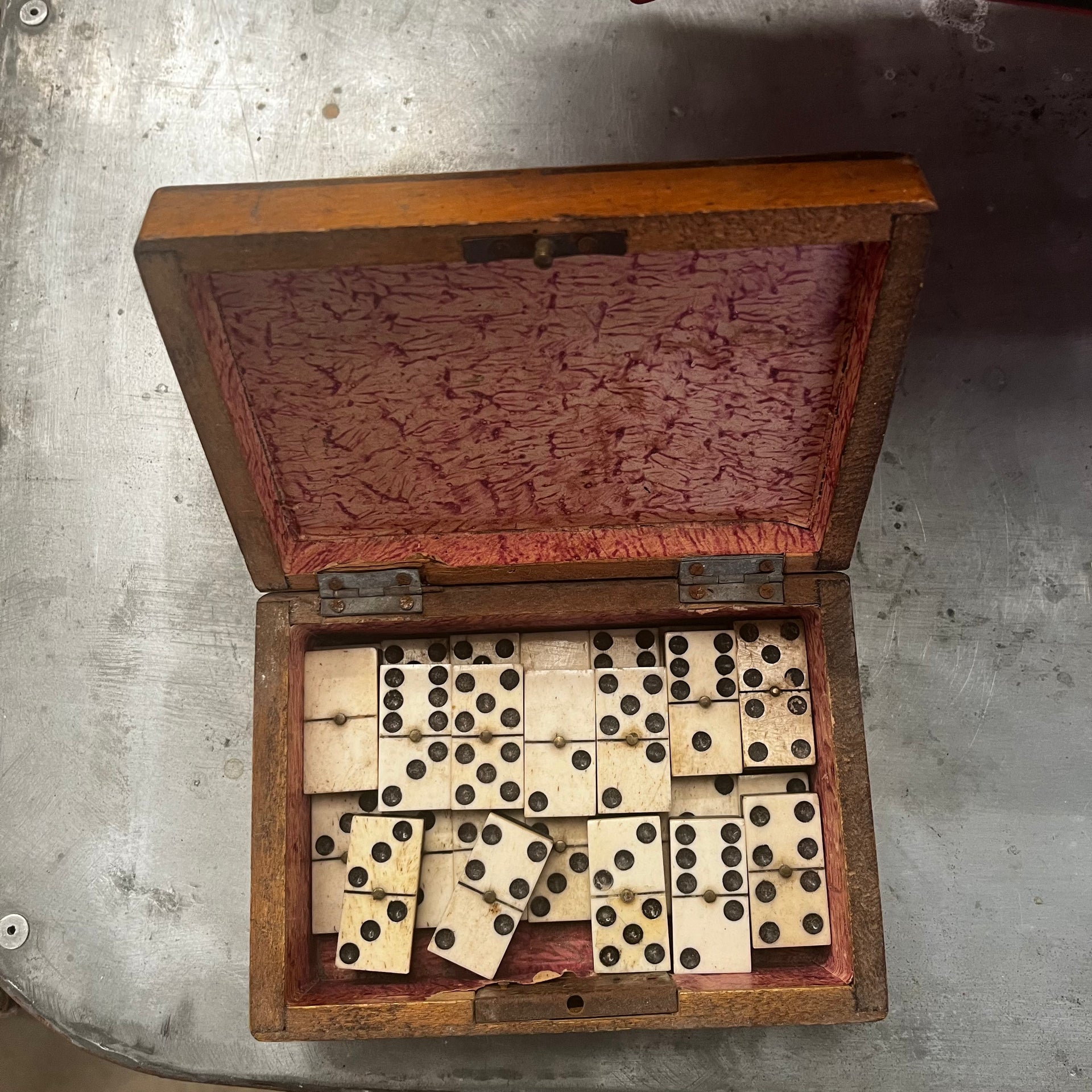 BOÎTE DE JEU de Domino en Bois 16 x 5 cm Set Dominos 28 pièces EUR 5,99 - FR BOÎTE DE JEU de Domino en Bois 16 x 5 cm Set Dominos 28 pièces EUR 5,99 - FR
